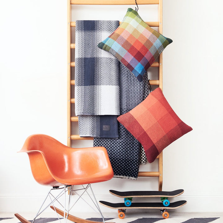 GRADIENT & SQUARES RED - CUSHION COVER-4